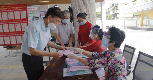 Hơn 12.000 cử tri phường Giảng Võ cùng hồ hởi trong Ngày hội Non sông