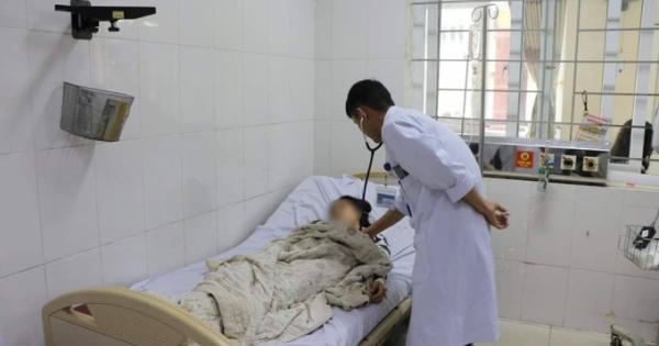 Sưởi ấm bằng than trong phòng kín, 2 bà cháu nhập viện cấp cứu