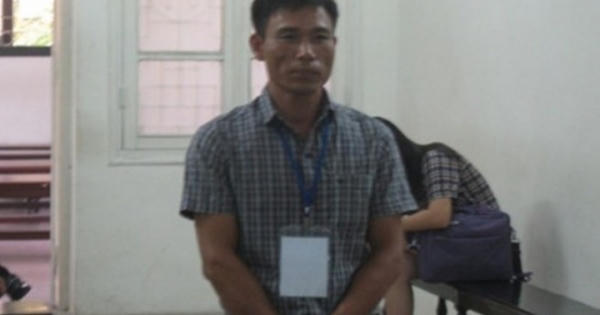 Nghi vợ 'cắm sừng', chồng cầm chai bia đập vào đầu tình địch