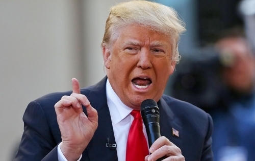 Donald Trump tuyên chiến với đảng Cộng hoà