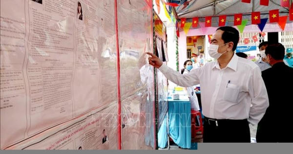 Phó Chủ tịch Thường trực Quốc hội Trần Thanh Mẫn bỏ phiếu bầu cử tại thành phố Cần Thơ Phó Chủ tịch Thường trực Quốc hội Trần Thanh Mẫn bỏ phiếu bầu cử tại thành phố Cần Thơ