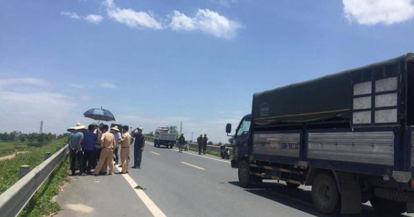 Thi thể 2 thiếu nữ trên cầu vượt tại Hưng Yên: Tai nạn giao thông hay vụ án mạng bị dàn dựng?