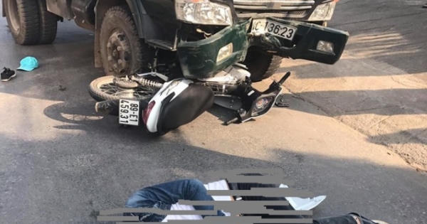 Hưng Yên: Xe máy tông trực diện vào đầu ôtô tải, 1 người nguy kịch