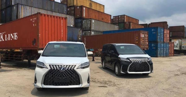 MPV hạng sang Lexus LM 300h cấu hình 7 chỗ về Việt Nam