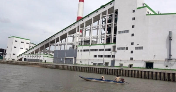 Nuôi thử cá chỗ nước thải để cán bộ ăn trước!