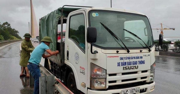 Quảng Ninh: Cấm xe máy qua cầu Bãi Cháy do ảnh hưởng bão số 7