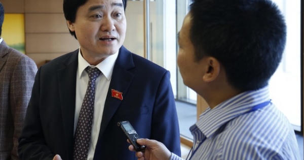 Bộ trưởng Phùng Xuân Nhạ nói về quy định đuổi sinh viên hoạt động mại dâm lần 4 Bộ trưởng Phùng Xuân Nhạ nói về quy định đuổi sinh viên hoạt động mại dâm lần 4