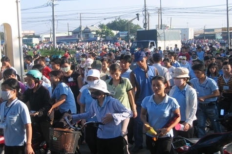 Điểm báo ngày 03/10/2016: Công nhân "nghỉ hưu" ở tuổi 40