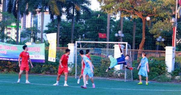 Press cup 2018: Báo Pháp luật Việt Nam và Báo Công an nhân dân Press cup 2018: Báo Pháp luật Việt Nam và Báo Công an nhân dân