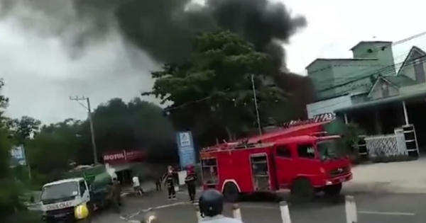 Xe bồn chở xăng bốc cháy trong cây xăng, 3 người thương vong
