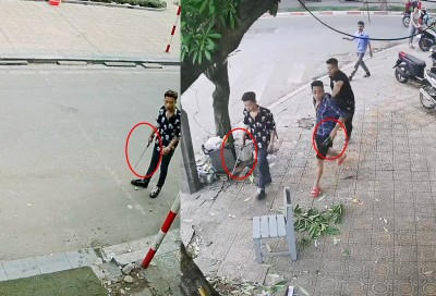 Sống trong thấp thỏm vì hàng xóm "manh động": Vì sao công an vào cuộc, vụ việc vẫn "đứng yên"