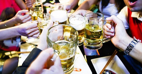 Sức khỏe người Việt bị “ăn mòn” vì uống hơn 3 tỷ lít bia rượu mỗi năm