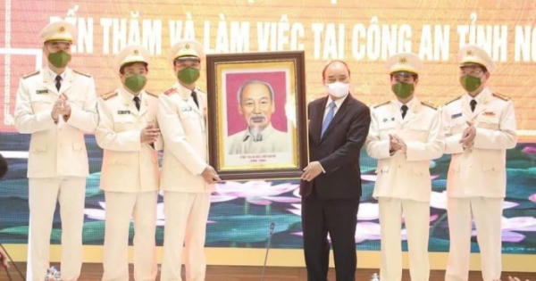 Chủ tịch nước thăm và làm việc tại Công an tỉnh Nghệ An