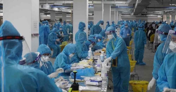 Phát hiện hơn 300 công nhân ở Bắc Giang dương tính với Covid-19, Bộ Y tế họp gấp