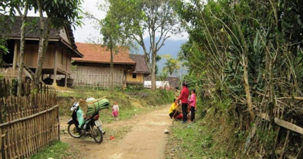 Nổi cơn ghen tuông, mang dao giết người rồi cố thủ