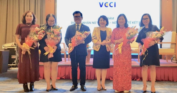 Giao lưu Doanh nhân nữ kết nối - nền kinh tế kết nối: Vị thế của phụ nữ và nữ doanh nhân thời đại 4.0 Giao lưu Doanh nhân nữ kết nối - nền kinh tế kết nối: Vị thế của phụ nữ và nữ doanh nhân thời đại 4.0
