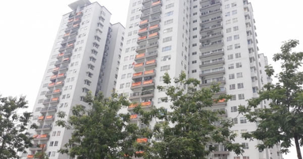 Đỏ quạch băng rôn nhà chung cư phản đối chủ đầu tư Đỏ quạch băng rôn nhà chung cư phản đối chủ đầu tư