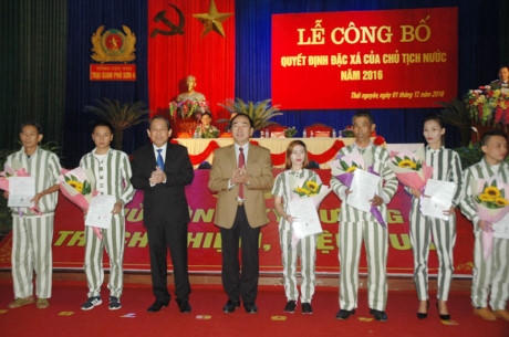 Trại giam Phú Sơn 4 (Thái Nguyên) công bố 97 quyết định đặc xá của Chủ tịch nước