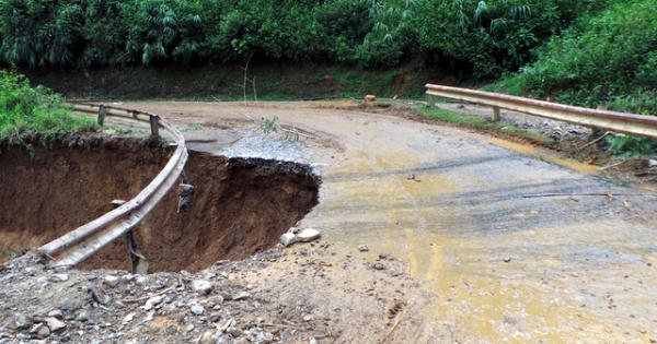 Yên Bái: Tan tác dọc suối Thia, huyện Trạm Tấu vẫn bị cô lập