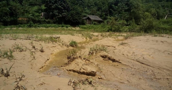 Địa ốc Plus 24h: Con đường 400 tỷ đồng thi công ẩu, thị xã nghèo chi bạc tỷ xây nghĩa trang