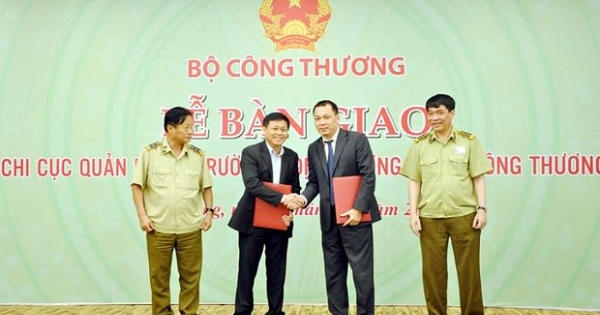 Mô hình Tổng cục QLTT: “Nhất cử nhất động” của Bộ Công Thương đều bị phản ứng! Mô hình Tổng cục QLTT: “Nhất cử nhất động” của Bộ Công Thương đều bị phản ứng!