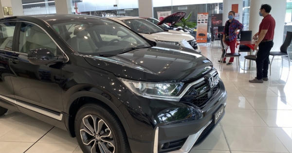 Giá ôtô tiếp tục giảm