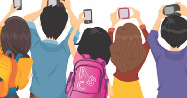 ĐBQH đề nghị cảnh báo khẩn cấp để chấm dứt tình trạng trẻ em dùng smartphone ĐBQH đề nghị cảnh báo khẩn cấp để chấm dứt tình trạng trẻ em dùng smartphone