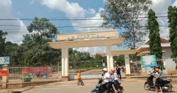 Tá hoả phát hiện thi thể bảo vệ chết trong tư thế treo cổ tại trường