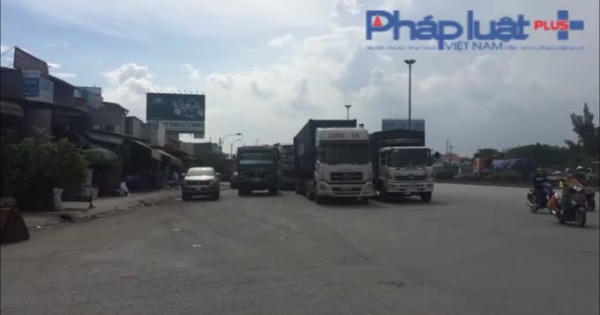 Bình Dương: Nhức nhối tình trạng lấn chiếm hành lang an toàn giao thông