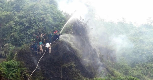 Đà Nẵng: Hơn 1.000 người tham gia chữa cháy rừng Bà Nà - Núi Chúa Đà Nẵng: Hơn 1.000 người tham gia chữa cháy rừng Bà Nà - Núi Chúa