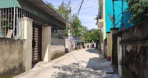 Thiếu nữ mất liên lạc khi đi Anh, môi giới trả lại bố mẹ 1 tỷ rồi biến mất