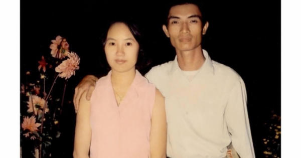 Nhạc sĩ Hoàng Trang viết nhạc phẩm để đời tặng vợ nhờ… xe bị hỏng Nhạc sĩ Hoàng Trang viết nhạc phẩm để đời tặng vợ nhờ… xe bị hỏng