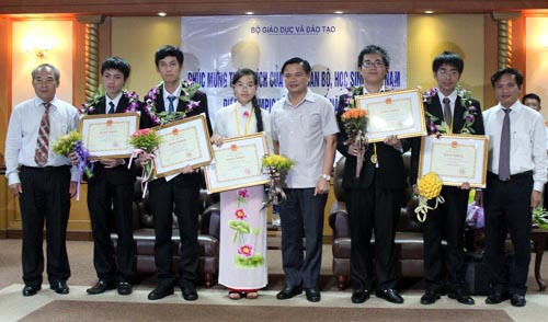 'Cô gái vàng' của Vật lý Việt Nam giành học bổng đại học hàng đầu thế giới