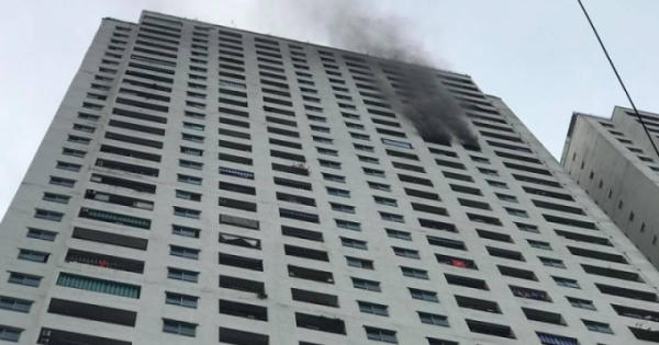 Căn hộ tại toà nhà HH3B chung cư Linh Đàm phát hỏa