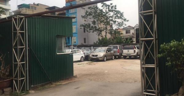 Xuất hiện điểm trông xe trái phép sát UBND phường Nghĩa Đô?