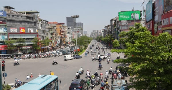 Hà Nội và cái nắng như "thiêu đốt" trên 40 độ