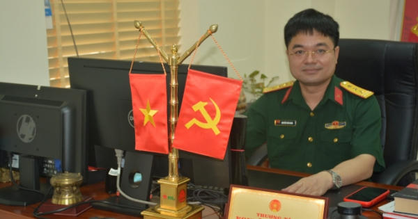 Gặp gỡ nhà báo áo lính "cầm súng" trên mặt trận thông tin