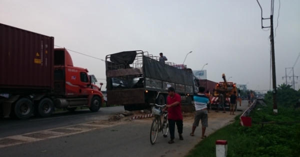 Tin giao thông Plus: Xe bus lao xuống vách núi ngày Giáng sinh, 14 người chết thảm