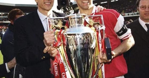 Thế giới bóng đá choáng váng khi Wenger bất ngờ từ chức
