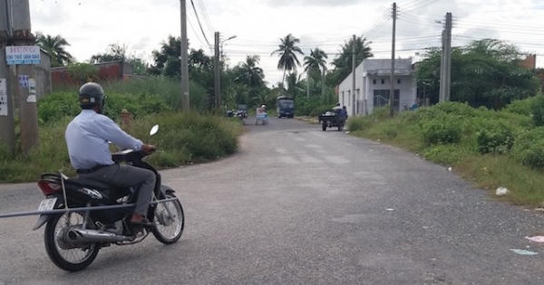 Vĩnh Long: Mâu thuẫn nợ nần, bị chém trước cửa nhà cha vợ
