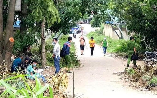 Phát hiện người đàn ông bỏng toàn thân dưới gốc cây