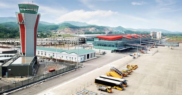 Vietnam Airlines thực hiện chuyến bay thương mại đầu tiên đến Vân Đồn Vietnam Airlines thực hiện chuyến bay thương mại đầu tiên đến Vân Đồn