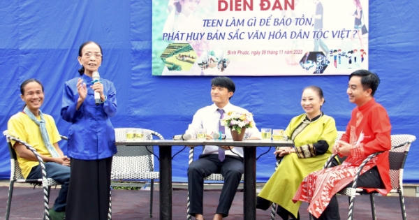 Các nghệ nhân nổi tiếng “truyền lửa” để người trẻ bảo tồn văn hóa Các nghệ nhân nổi tiếng “truyền lửa” để người trẻ bảo tồn văn hóa