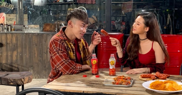 Sau “Anh nhà ở đâu thế”, Amee liên tục được Kay Trần “thả thính” trong MV Phố hàng nóng