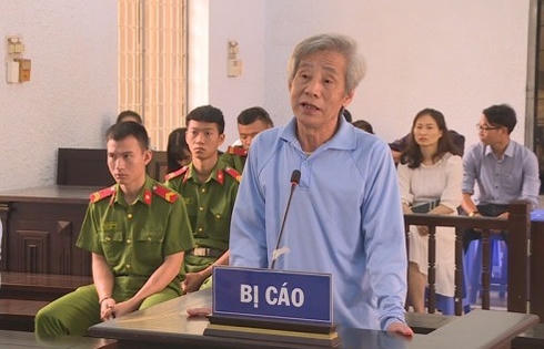 Hiệu trưởng lừa 1,5 tỉ đồng chạy việc