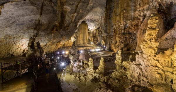 Ngỡ ngàng trước vẻ đẹp của Hang động tráng lệ nhất châu Á