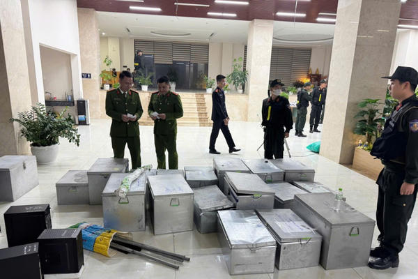 Khởi tố giám đốc Công ty Quan Minh ở Quảng Ninh, thu giữ vũ khí quân dụng và ma túy Khởi tố giám đốc Công ty Quan Minh ở Quảng Ninh, thu giữ vũ khí quân dụng và ma túy