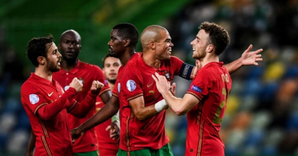 Thiếu vắng siêu sao, Bồ Đào Nha vẫn "đè bẹp" Thụy Điển với tỷ số cách biệt