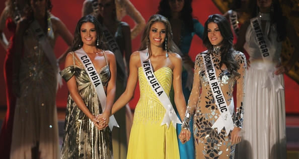 Hoa hậu Hoàn vũ Thế giới 2008 trở lại Việt Nam sau 10 năm ngày đăng quang