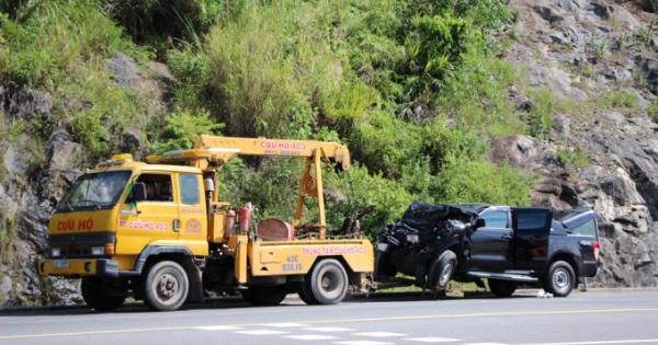 Đà Nẵng: Xe bán tải đâm xe khách trên đường dẫn Nam đèo Hải Vân, 6 người bị thương